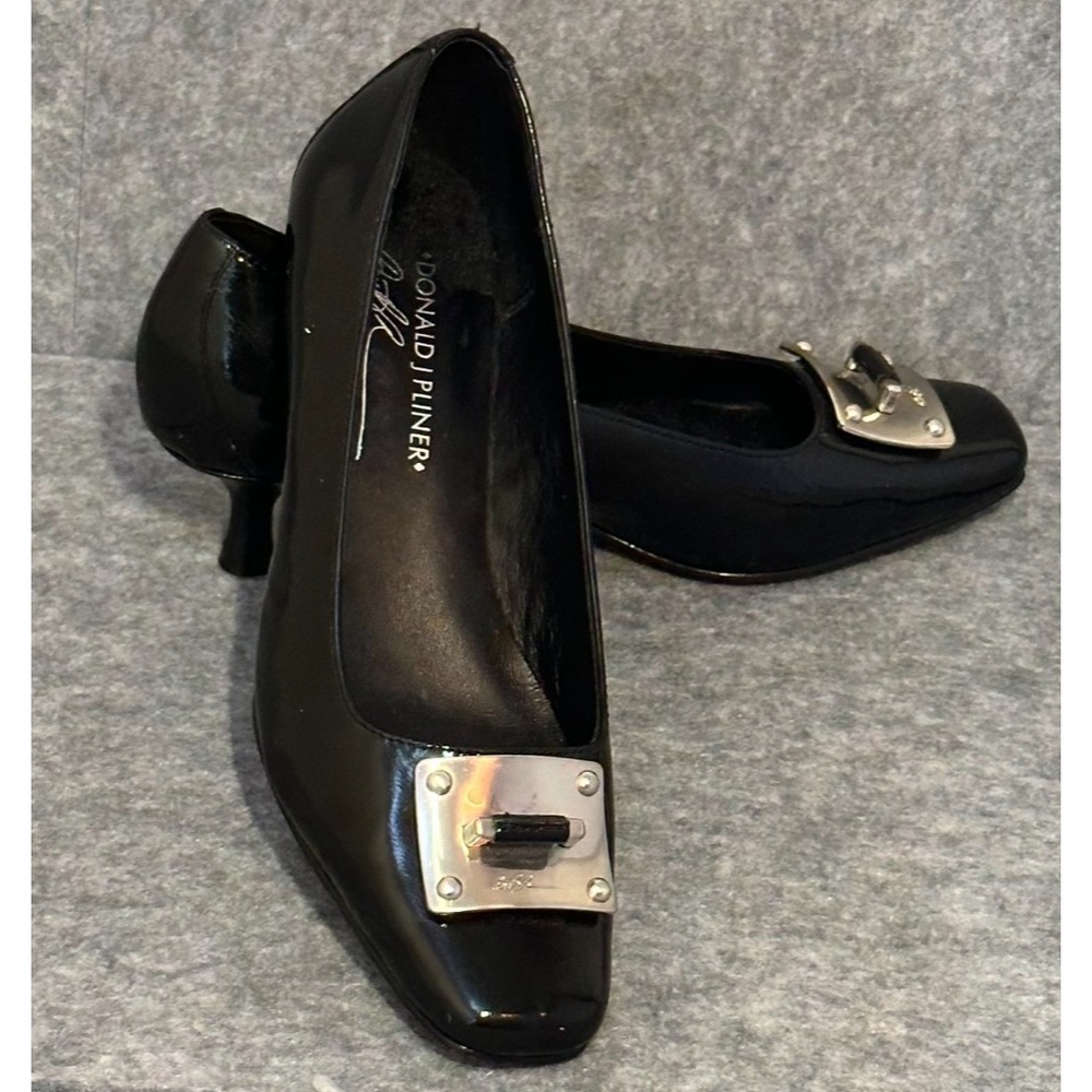 Donald J Pliner Patent Leather Kitten Heels Size 6